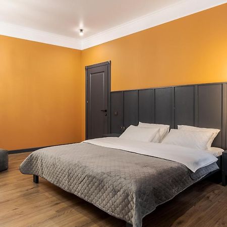 Modern Apartment Lviv Buitenkant foto