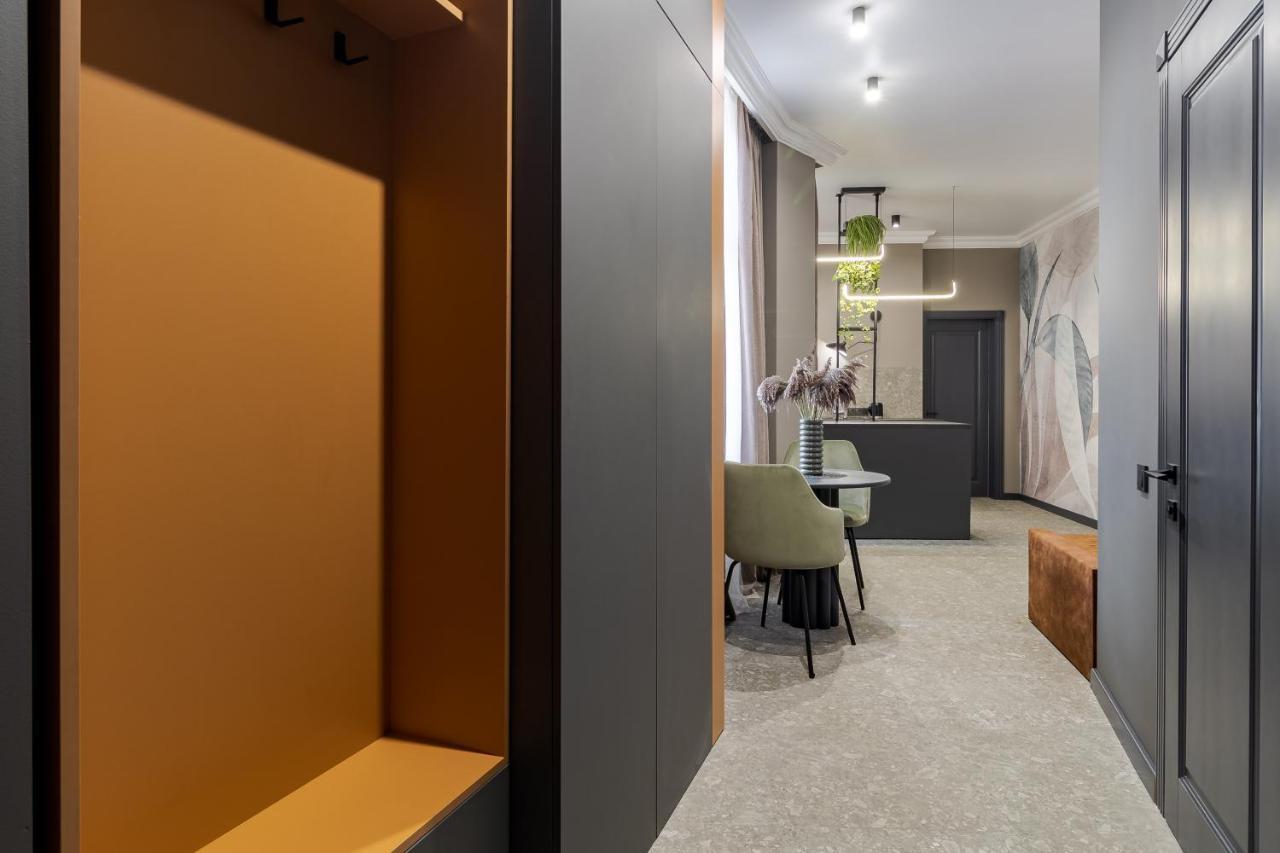 Modern Apartment Lviv Buitenkant foto